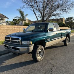 1997 Dodge ram 2500 series 4 x 4 diesel Cummins