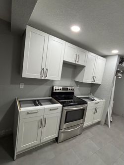 🔥 LIQUIDATION SALE – Premium White Shaker Kitchen Cabinets & Bathroom Vanities | Full Kitchens from $999!