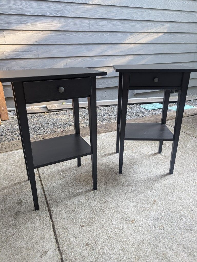 Set Of 2 Ikea Hemnes Nightstands