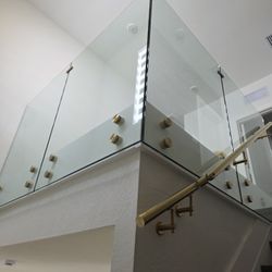 Glass stairs in all the measures