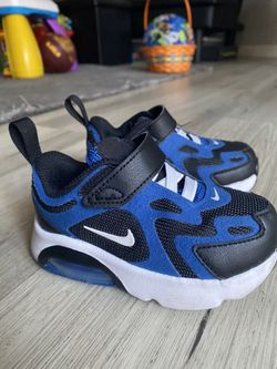 Toddler Nike shoe 6C