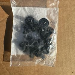 TOYOTA- Fender Liner Grommet 