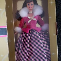 1996 Avon Exclusive Winter Rhapsody Barbie Doll
