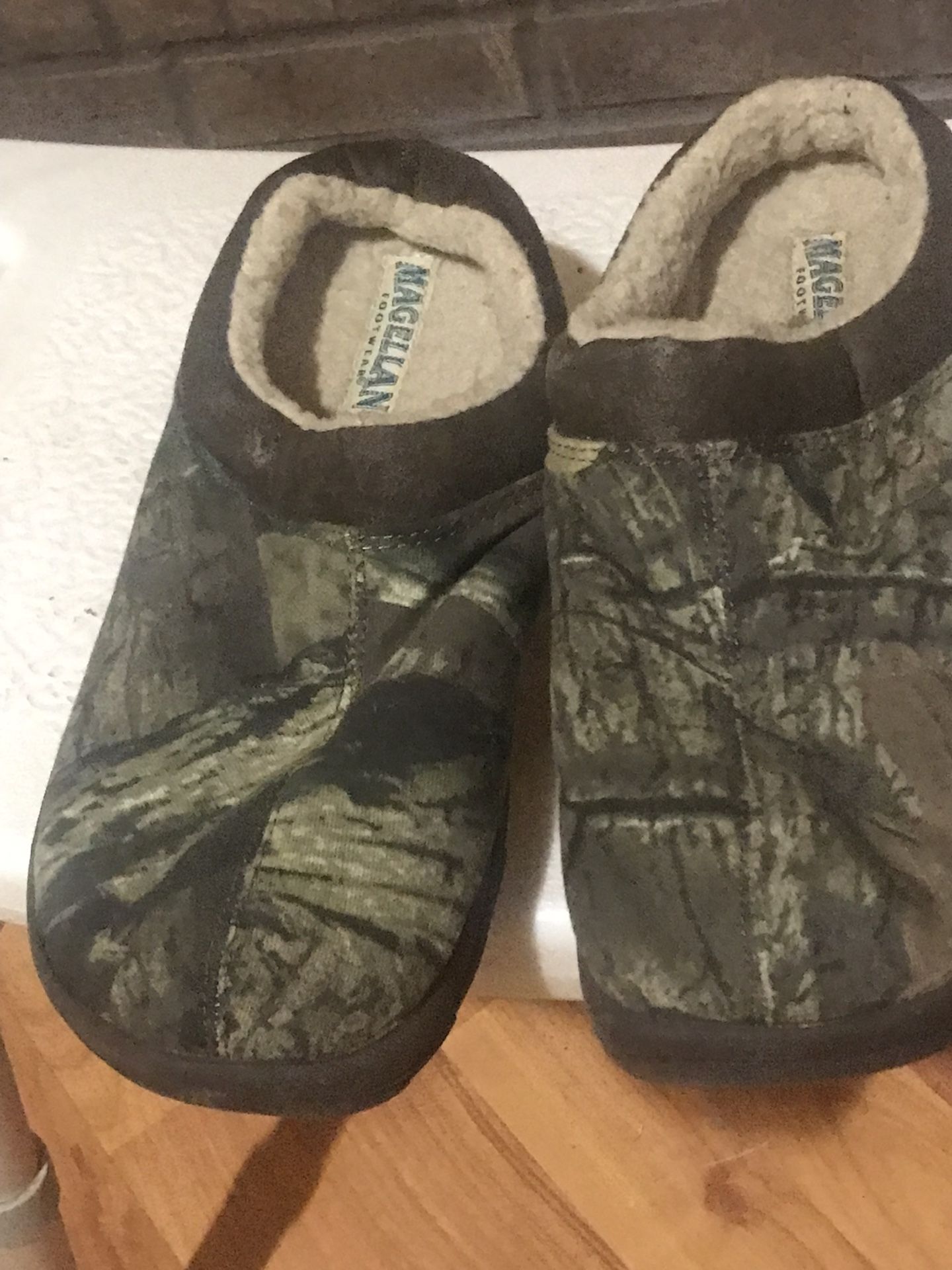 Megellan Slippers, Fur Lined, Camouflaged, Size 8