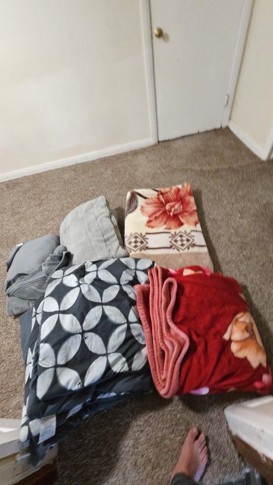Wide Variety Of Blankets