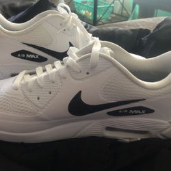 Men’s Tennis Shoes 