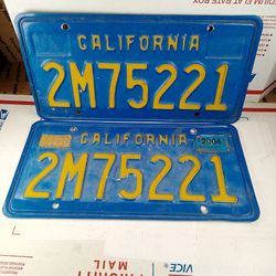Vintage July 1985 Blue & Gold Yellow California License Plate Pair 2M75221. 