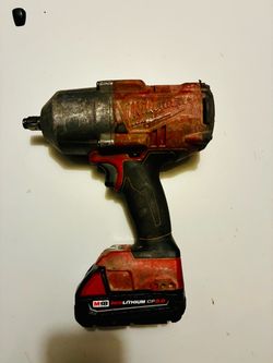 Milwaukee impact with battery