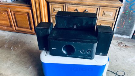 Yamaha amp with sub speakers and center channel