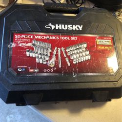 Husky Mechanics Tool Set 1/2 Inch Drive SAE Metric Chrome Alloy Steel 52 Piece
