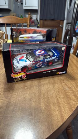 1998 1:24 Scale Hot Wheels Racing #6 Valvoline
