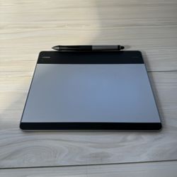 Wacom Intuos Pen & Touch Small Pen Tablet