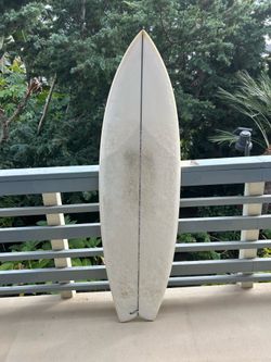 A&H surfboard twin fin