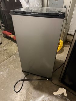 Frigidaire Mini Fridge