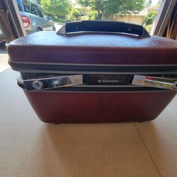 Toiletry Bag With Chain for Sale in Tacoma, WA - OfferUp