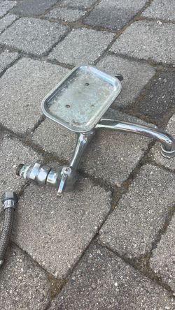 Free faucet and two valves. 4 hoses