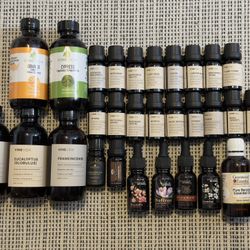 Kit Of Essential Oils And Dropper Bottles 