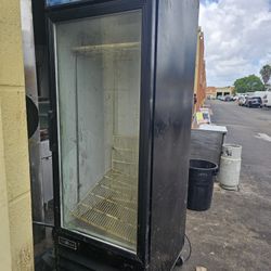 ONE DOOR GLASS COOLER.