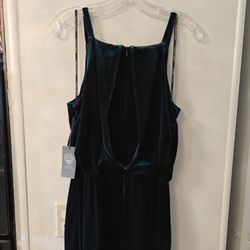 VINCE CAMUTO LADIES SLEEVELESS EVENING DRESS (NEW)