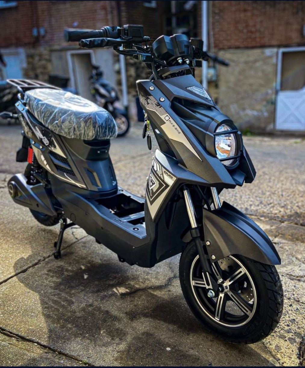 Brand New Electric Moped ( With Title ) 1500w60V20A