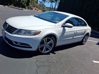 Volkswagen CC White Sedan