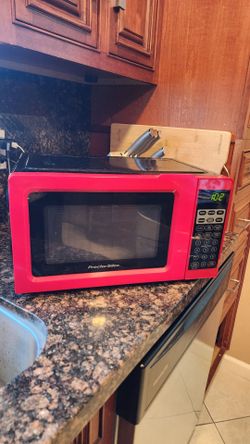 Small Red Proctor Silex Microwave - Works Perfectly