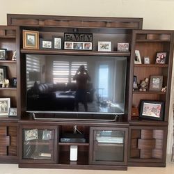 Wall Unit / Entertainment 