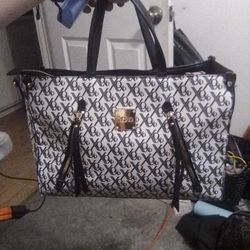 Xoxo Bag  Give Me Ay Offer 