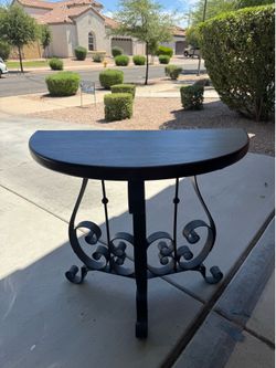 Black Half-Moon Accent Table / Plant Stand