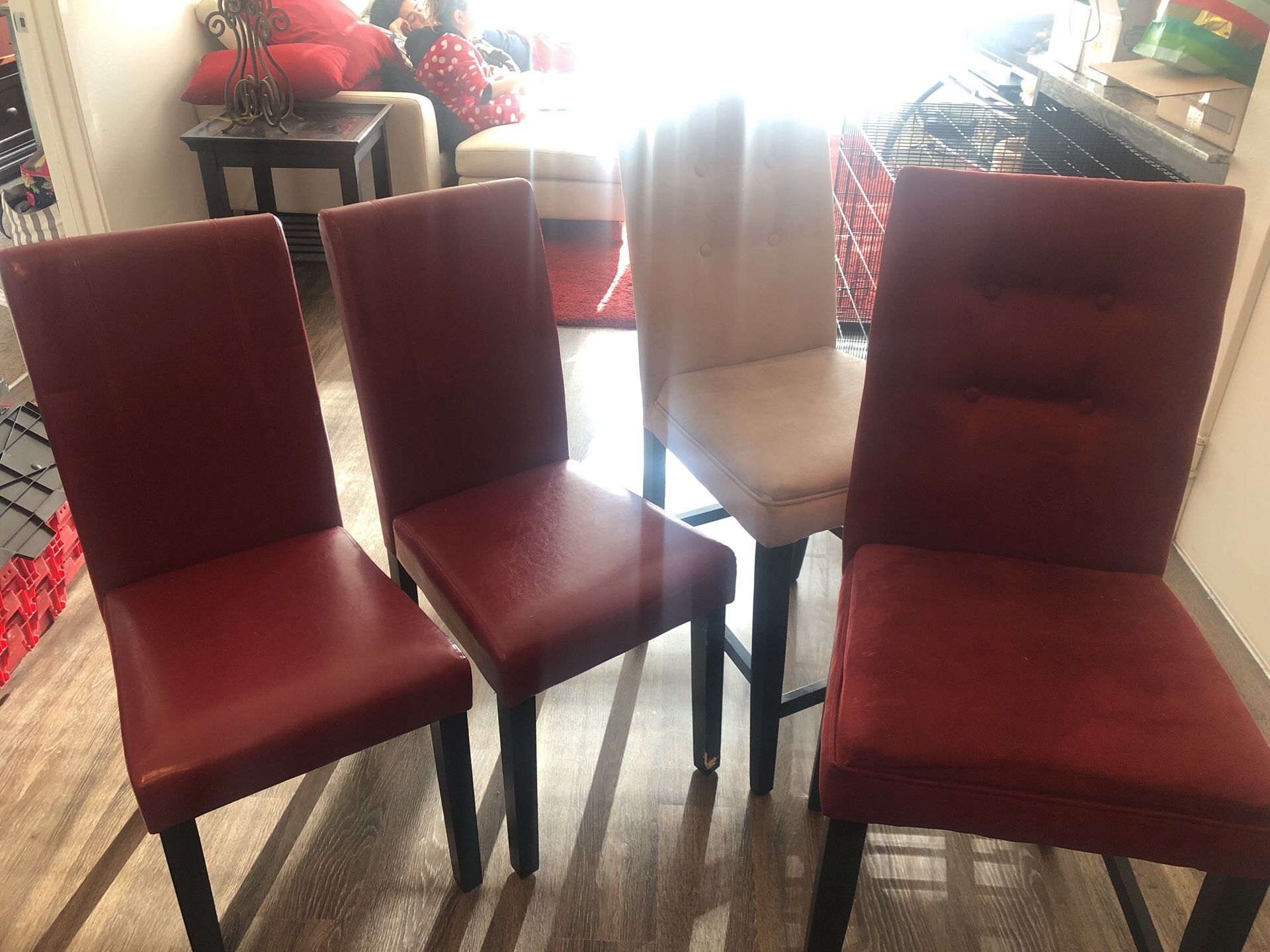 Table and chairs 2bar stools