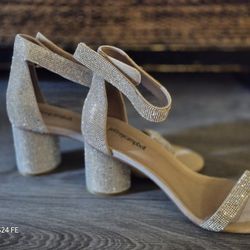 NEW STUNNING SILVER BLING HEELS! SIZE:9 ~9.5  $10!!