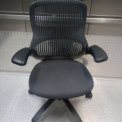 Knoll generation chair $ 150