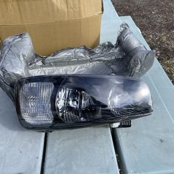 Faro Derecho De Hyundai Elantra 2000-2006