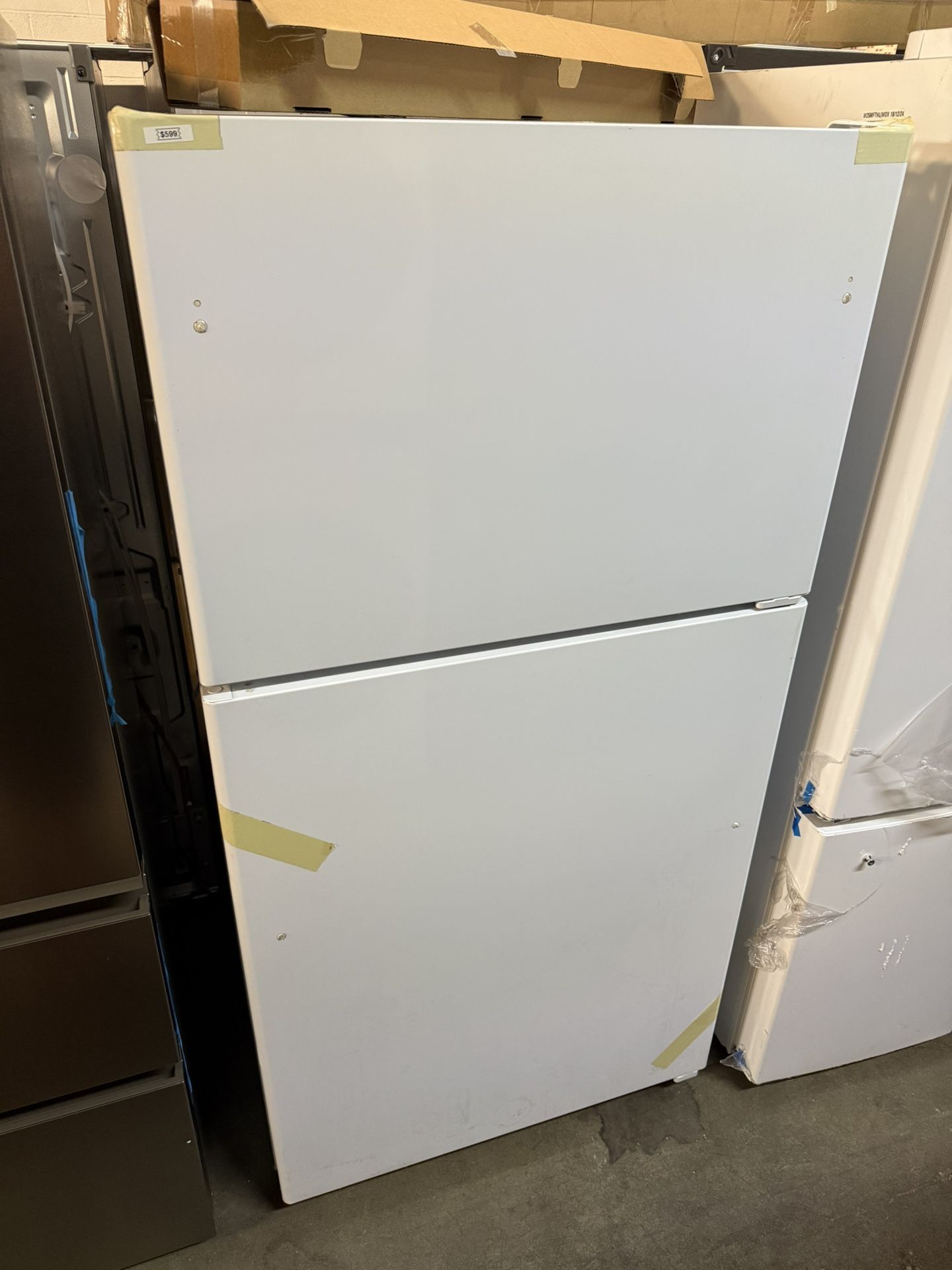 GE - 21.9 Cu. Ft. Top-Freezer Refrigerator