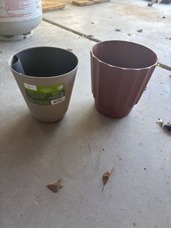 Self watering pots