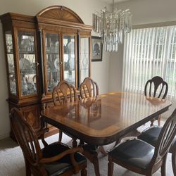 Beautiful, Hardly Used Inlaid Wood Dining Room Set