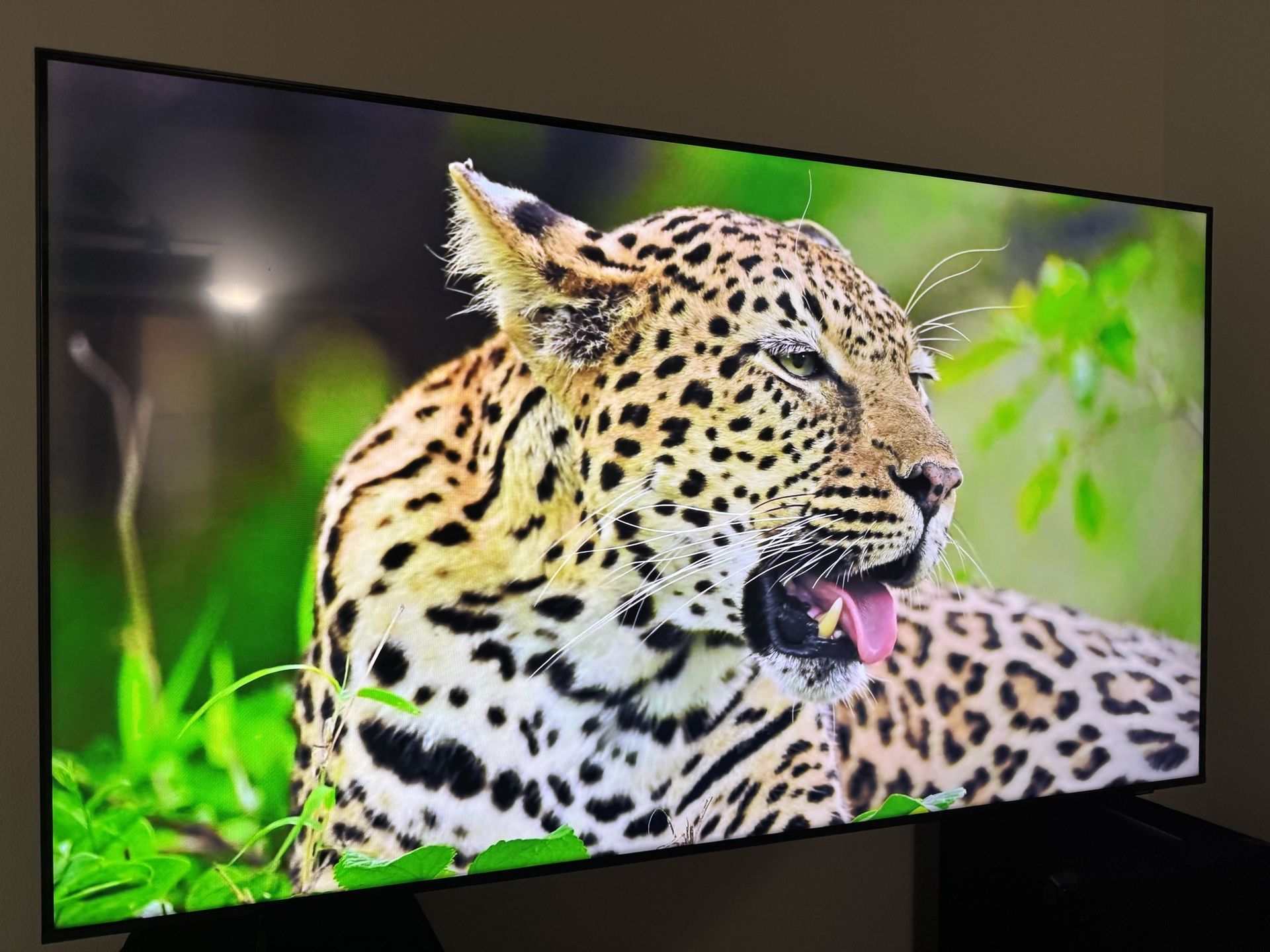 65" Class Crystal UHD U8000F 4K Smart TV 