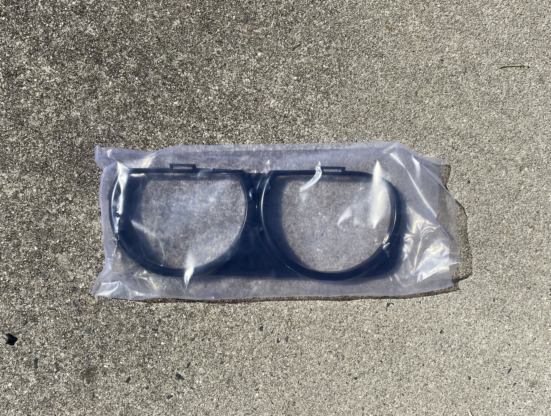 Front Headlights Trim / Dodge Challenger