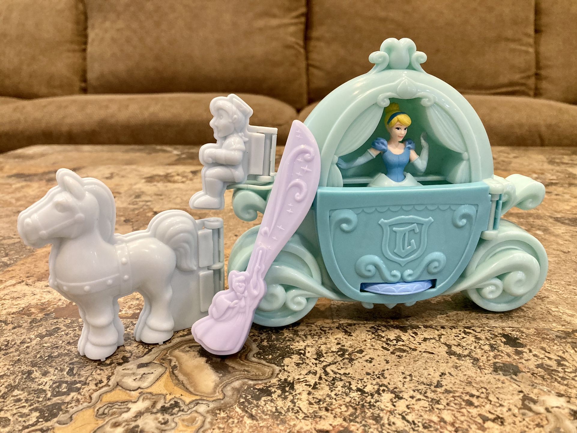 Play-Doh Royal Carriage Featuring Disney Princess Cinderella Set