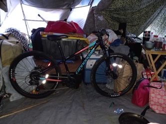 24in Cannondale Mountain Bike (Young Adult)