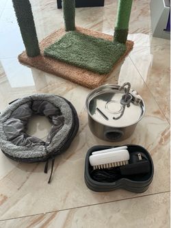 Cat supplies and climbing towers