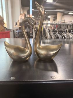 vintage pair of Mid-Century Modern Hollywood Regency brass swan statues