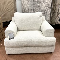 New Oversized Chair — IN STOCK 