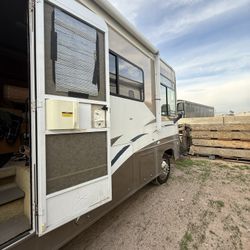 2008 Winnebago Vista 34k Miles Only