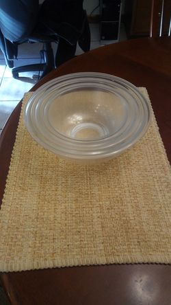 Glass Pyrex bowls