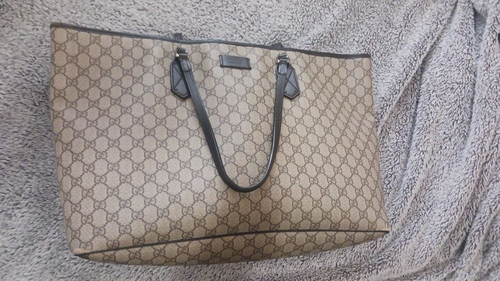 Gucci GG Print Monogram Supreme Tote Bag