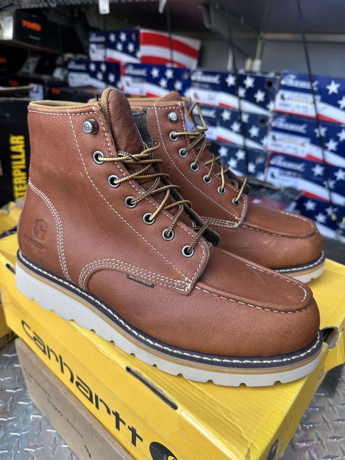 WORK BOOTS// CARHARTT // Waterproof// Soft Toe // Size Available (8.5w)11.5M)(13)ONLY Delivery Available π