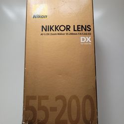 Nikon AF-S DX Zoom-NIKKOR 55-200mm f/4-5.6G IF-ED Lens 