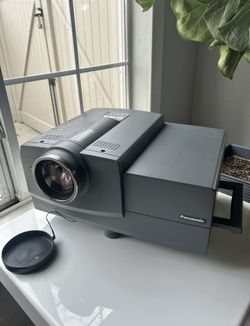 Panasonic PT-D995U D-ILA SXGA+ Projector Vintage 1998 WORKING
