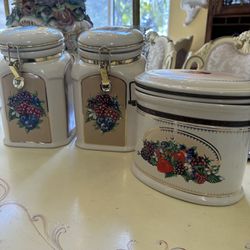 Vintage Knotts Berry Farm Canisters 